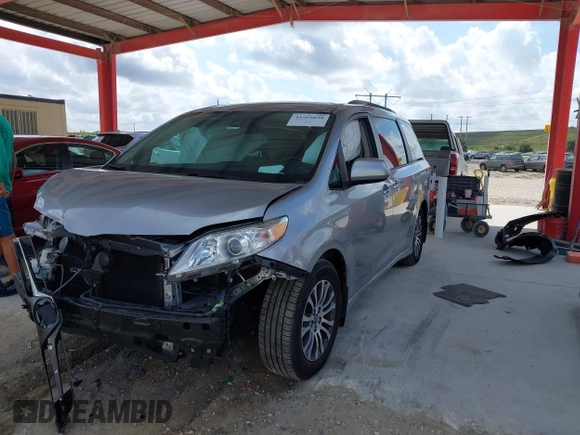 2018 Toyota Sienna XLE Auto Access Seat with VIN 5TDYZ3DC4JS941562, listed as a IAAI auction lot 41569858 with 76,439 mi miles. Bid and sale history available at carsss.com. Image 17.