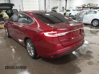 2017 Ford Fusion SE z VIN 3FA6P0HD8HR405800, wystawiony jako IAAI lot #41823918 z przebiegiem 54 034 mil mil oraz . Historia ofert i sprzedaży dostępna na DreamBid. Obrazek 3.