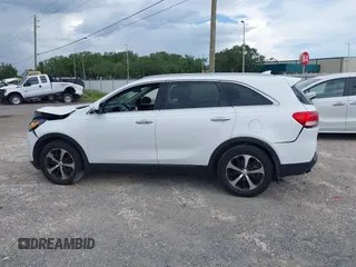 2017 Kia Sorento EX с VIN 5XYPH4A58HG315255, выставлен на аукционе IAAI как лот 42641751 с пробегом 105 385 миль миль и . История ставок и продаж доступна на DreamBid. Изображение 14.