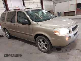 2005 Chevrolet Uplander LS with VIN 1GNDV23L65D222134, listed as a IAAI auction lot 40850033 with 133,815 mi miles. Bid and sale history available at carsss.com. Image 1.