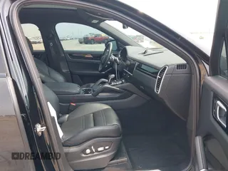 2020 Porsche Cayenne E-Hybrid z VIN WP1BE2AY6LDA55011, wystawiony jako IAAI lot #42242767 z przebiegiem 41 568 mil mil oraz . Historia ofert i sprzedaży dostępna na DreamBid. Obrazek 5.