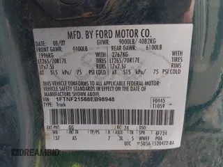 2008 Ford F-250 XL z VIN 1FTNF21588EB98948, wystawiony jako IAAI lot #41600877 z przebiegiem 179 802 mil mil oraz . Historia ofert i sprzedaży dostępna na DreamBid. Obrazek 9.
