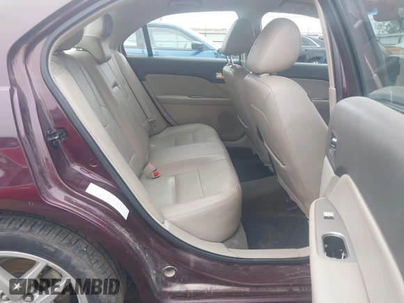 2011 Ford Fusion SEL with VIN 3FAHP0JA5BR253068, listed as a IAAI auction lot 41880066 with 121,410 mi miles. Bid and sale history available at carsss.com. Image 8.