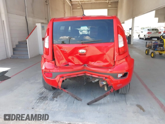 2013 Kia Soul + z VIN KNDJT2A63D7536836, wystawiony jako IAAI lot #42341811 z przebiegiem 118 226 mil mil oraz . Historia ofert i sprzedaży dostępna na DreamBid. Obrazek 16.