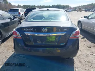 2014 Nissan Altima 2.5 S with VIN 1N4AL3AP4EC127936, listed as a IAAI auction lot 42031585 with 230,630 mi miles. Bid and sale history available at carsss.com. Image 16.