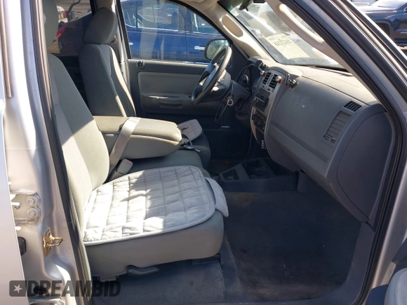 2006 Dodge Dakota SLT with VIN 1D7HE48N76S640351, listed as a IAAI auction lot 41121248 with 155,463 mi miles and . Bid and sale history available at DreamBid. Image 5.