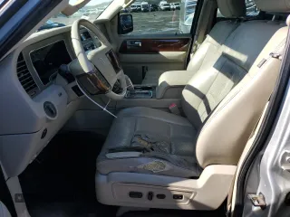 2011 Lincoln Navigator z VIN 5LMJJ2J59BEJ08154, wystawiony jako Copart lot #45175605 z przebiegiem 170 791 mil mil oraz Czysty tytuł • Clean title. Historia ofert i sprzedaży dostępna na DreamBid. Obrazek 7.