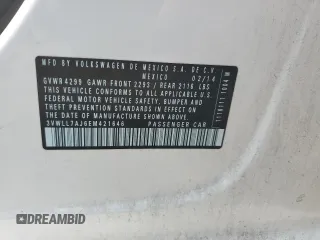 2014 Volkswagen Jetta TDI w/Premium z VIN 3VWLL7AJ6EM421646, wystawiony jako Copart lot #59305895 z przebiegiem Nie podano mil oraz Szkoda całkowita • Salvage title. Historia ofert i sprzedaży dostępna na DreamBid. Obrazek 12.