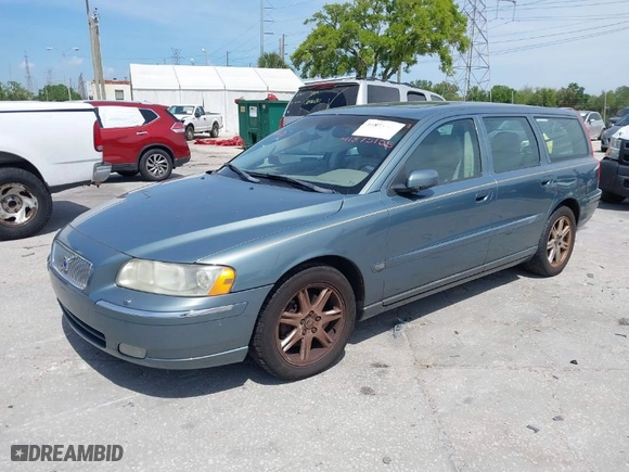 2005 Volvo V70 with VIN YV1SW592152477048, listed as a IAAI auction lot 41875105 with 137,395 mi miles. Bid and sale history available at carsss.com. Image 2.
