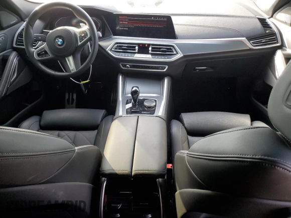 2023 BMW X6 xDrive40i z VIN 5UXCY6C02P9P43834, wystawiony jako Copart lot #85347614 z przebiegiem 16 921 mil mil oraz Szkoda całkowita • Salvage title. Historia ofert i sprzedaży dostępna na DreamBid. Obrazek 8.