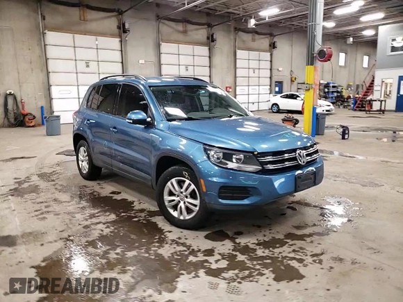 2017 Volkswagen Tiguan S z VIN WVGBV7AX4HK039281, wystawiony jako Copart lot #88013955 z przebiegiem 88 878 mil mil oraz Szkoda całkowita • Salvage title. Historia ofert i sprzedaży dostępna na DreamBid. Obrazek 12.