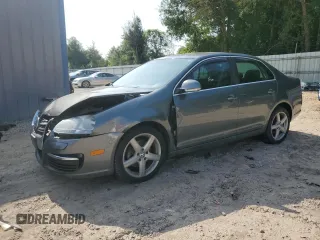2010 Volkswagen Jetta TDI с VIN 3VWRL7AJ7AM125426, выставлен на аукционе Copart как лот 58822445 с пробегом 239 646 миль миль и Списание • Salvage title. История ставок и продаж доступна на DreamBid. Изображение 1.