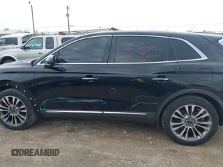 2017 Lincoln MKX Reserve z VIN 2LMPJ8LR7HBL31673, wystawiony jako IAAI lot #42202188 z przebiegiem 80 646 mil mil oraz . Historia ofert i sprzedaży dostępna na DreamBid. Obrazek 14.