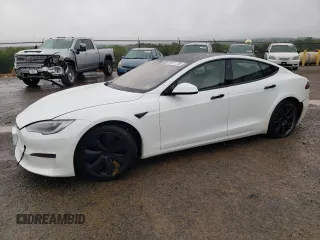 2021 Tesla Model S Long Range z VIN 5YJSA1E5XMF439827, wystawiony jako Copart lot #56117755 z przebiegiem Nie podano mil oraz Szkoda całkowita • Salvage title. Historia ofert i sprzedaży dostępna na DreamBid. Obrazek 1.