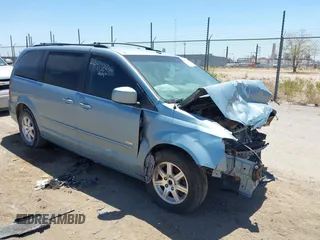 2008 Chrysler Town & Country Touring z VIN 2A8HR54P68R769500, wystawiony jako IAAI lot #42500244 z przebiegiem Nie podano mil oraz . Historia ofert i sprzedaży dostępna na DreamBid. Obrazek 1.
