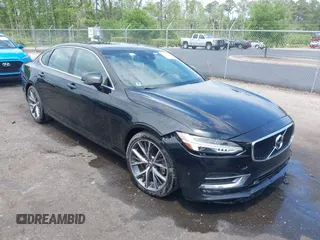 2018 Volvo S90 Momentum с VIN LVY982AKXJP032631, выставлен на аукционе IAAI как лот 42204902 с пробегом 178 192 миль миль и . История ставок и продаж доступна на DreamBid. Изображение 1.