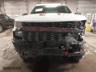 2019 Chevrolet Silverado 1500 Custom Trail Boss with VIN 3GCPYCEF6KG250539, listed as a IAAI auction lot 41592352 with 135,612 mi miles. Bid and sale history available at carsss.com. Image 19.