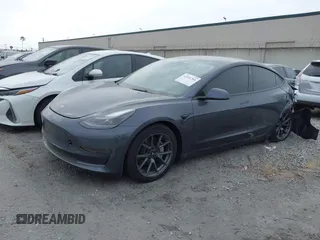 2023 Tesla Model 3 z VIN 5YJ3E1EAXPF403095, wystawiony jako IAAI lot #42151764 z przebiegiem 17 872 mil mil oraz . Historia ofert i sprzedaży dostępna na DreamBid. Obrazek 24.