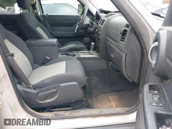 2010 Dodge Nitro SE z VIN 1D4PU2GK4AW146358, wystawiony jako IAAI lot #42299592 z przebiegiem 153 774 mil mil oraz . Historia ofert i sprzedaży dostępna na DreamBid. Obrazek 5.