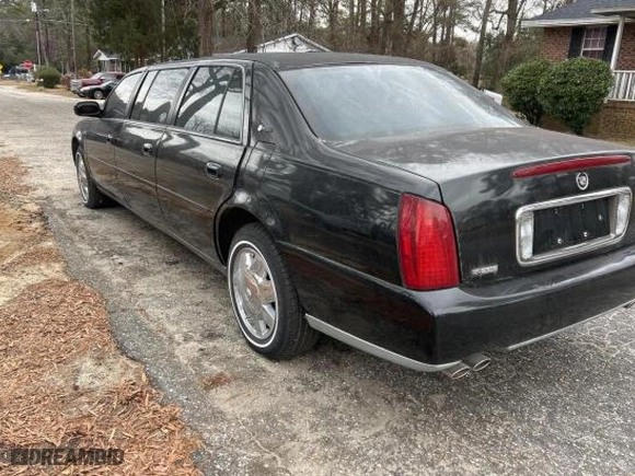 2004 Cadillac Deville Professional Limousine with VIN 1GEEH90Y24U550055, listed as a Copart auction lot 42157535 with NaN miles and Clean Title. Bid and sale history available at carsss.com. Image 3.