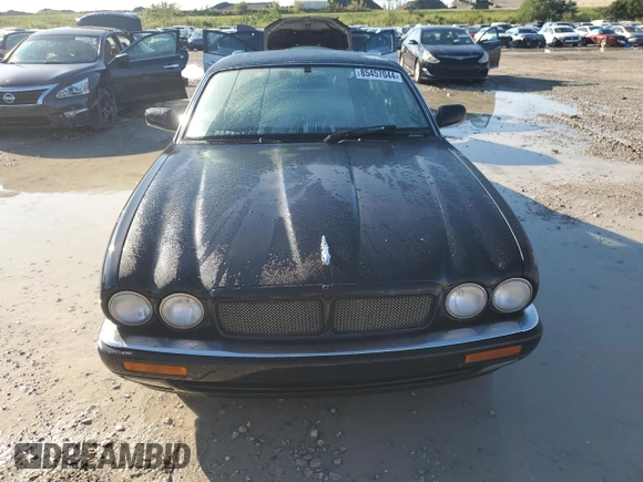 1997 Jaguar XJ with VIN SAJPX1149VC794067, listed as a Copart auction lot 85457044 with 139,764 mi miles and Clean title. Bid and sale history available at DreamBid. Image 5.