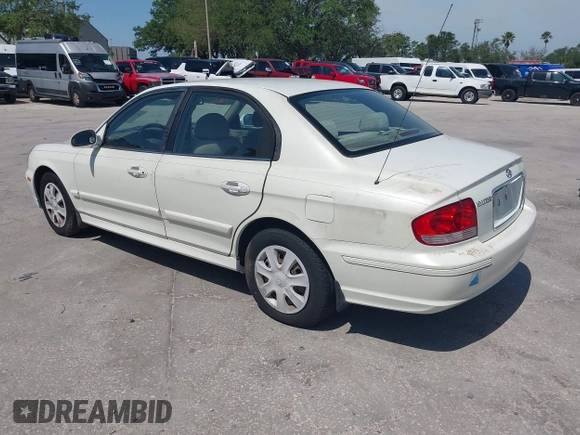 2005 Hyundai Sonata GL with VIN KMHWF25S65A131588, listed as a IAAI auction lot 41934026 with 129,886 mi miles. Bid and sale history available at carsss.com. Image 3.