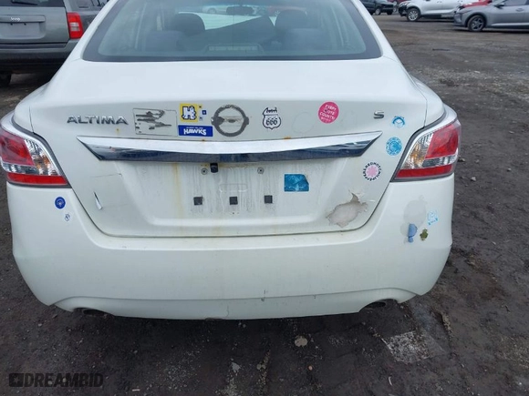 2015 Nissan Altima 2.5 S with VIN 1N4AL3AP7FN380657, listed as a IAAI auction lot 41883719 with 155,176 mi miles. Bid and sale history available at carsss.com. Image 16.