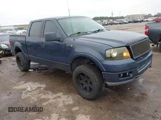 2004 Ford F-150 XLT with VIN 1FTPW14514KD30054, listed as a IAAI auction lot 41440735 with 202,340 mi miles. Bid and sale history available at carsss.com. Image 1.
