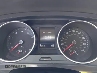2019 Volkswagen Tiguan S z VIN 3VV1B7AX0KM043032, wystawiony jako IAAI lot #41862179 z przebiegiem 154 440 mil mil oraz . Historia ofert i sprzedaży dostępna na DreamBid. Obrazek 7.