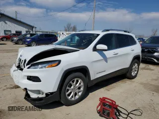 2015 Jeep Cherokee Latitude with VIN 1C4PJMCB3FW668400, listed as a Copart auction lot 48825454 with 111,284 mi miles and Non Repairable. Bid and sale history available at carsss.com. Image 1.