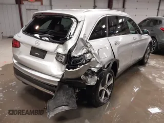 2020 Mercedes-Benz GLC 300 z VIN WDC0G8EB9LF686846, wystawiony jako IAAI lot #41371940 z przebiegiem 64 188 mil mil oraz . Historia ofert i sprzedaży dostępna na DreamBid. Obrazek 4.
