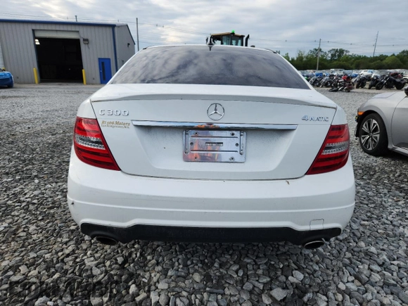 2013 Mercedes-Benz C 300 Sport with VIN WDDGF8AB0DR295586, listed as a Copart auction lot 61838225 with 138,566 mi miles and Clean title. Bid and sale history available at DreamBid. Image 6.