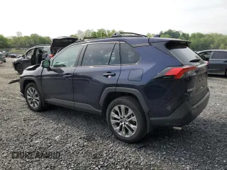 2024 Toyota RAV4 XLE Premium z VIN 2T3A1RFV5RW478819, wystawiony jako Copart lot #56818695 z przebiegiem 14 570 mil mil oraz Szkoda całkowita • Salvage title. Historia ofert i sprzedaży dostępna na DreamBid. Obrazek 2.
