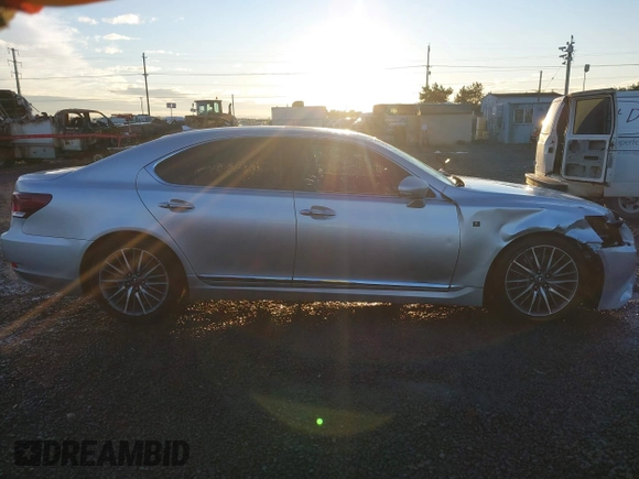 2013 Lexus LS 460 z VIN JTHCL5EFXD5019385, wystawiony jako IAAI lot #40930564 z przebiegiem 179 454 mil mil oraz . Historia ofert i sprzedaży dostępna na DreamBid. Obrazek 14.