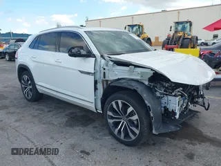 2021 Volkswagen Atlas SEL Premium R-Line with VIN 1V2FE2CA2MC206046, listed as a IAAI auction lot 41547596 with 13,805 mi miles and . Bid and sale history available at DreamBid. Image 1.