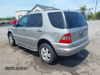 2005 Mercedes-Benz M 350 with VIN 4JGAB57E25A531968, listed as a IAAI auction lot 42152817 with 138,241 mi miles and . Bid and sale history available at DreamBid. Image 3.