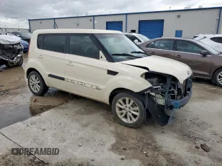 2013 Kia Soul + z VIN KNDJT2A64D7516093, wystawiony jako Copart lot #55762795 z przebiegiem 69 783 mil mil oraz Szkody całkowita. Historia ofert i sprzedaży dostępna na DreamBid. Obrazek 4.