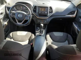 2017 Jeep Cherokee Sport с VIN 1C4PJMAS2HW665123, выставлен на аукционе Copart как лот 51984145 с пробегом 101 494 миль миль и Списание • Salvage title. История ставок и продаж доступна на DreamBid. Изображение 8.
