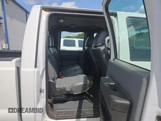2014 Ford F-250 XL z VIN 1FT7W2BT0EEA85688, wystawiony jako Copart lot #59367595 z przebiegiem 240 899 mil mil oraz Czysty tytuł • Clean title. Historia ofert i sprzedaży dostępna na DreamBid. Obrazek 6.