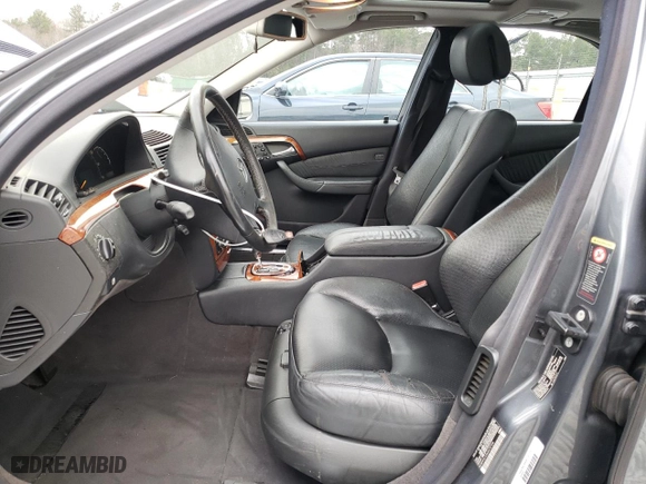 2006 Mercedes-Benz S-Class 3.7L with VIN WDBNF67J06A472724, listed as a Copart auction lot 44446425 with 207,405 mi miles and Salvage Title. Bid and sale history available at carsss.com. Image 7.