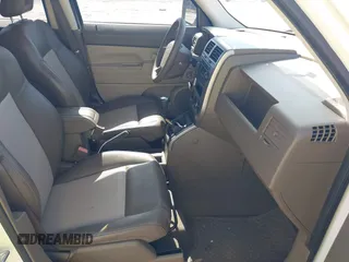 2007 Jeep Patriot Sport with VIN 1J8FT28W07D363173, listed as a IAAI auction lot 41791711 with 117,446 mi miles and . Bid and sale history available at DreamBid. Image 5.