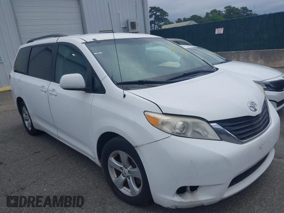 2011 Toyota Sienna LE AAS z VIN 5TDKK3DC7BS051343, wystawiony jako IAAI lot #42611095 z przebiegiem 211 223 mil mil oraz . Historia ofert i sprzedaży dostępna na DreamBid. Obrazek 1.
