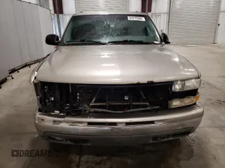 2000 Chevrolet Suburban with VIN 1GNFK16T9YJ169393, listed as a Copart auction lot 84970004 with 304,002 mi miles and Salvage Title. Bid and sale history available at carsss.com. Image 5.