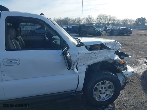 2005 Chevrolet Tahoe Z71 with VIN 1GNEK13T55R268077, listed as a IAAI auction lot 41442024 with 205,176 mi miles. Bid and sale history available at carsss.com. Image 19.