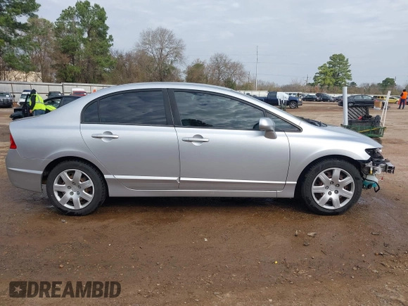 2006 Honda Civic LX z VIN 1HGFA16546L005713, wystawiony jako IAAI lot #41554770 z przebiegiem 110 545 mil mil oraz . Historia ofert i sprzedaży dostępna na DreamBid. Obrazek 14.