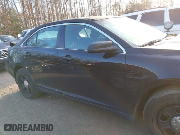 2015 Ford Police Interceptor z VIN 1FAHP2MK6FG190463, wystawiony jako IAAI lot #41757375 z przebiegiem 154 174 mil mil oraz . Historia ofert i sprzedaży dostępna na DreamBid. Obrazek 14.