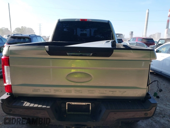 2017 Ford F-250 Lariat z VIN 1FT7W2BT1HEC10492, wystawiony jako IAAI lot #40050454 z przebiegiem 135 877 mil mil oraz . Historia ofert i sprzedaży dostępna na DreamBid. Obrazek 21.