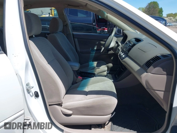 2006 Toyota Camry STD with VIN 4T1BE32K96U686000, listed as a IAAI auction lot 42168092 with 119,582 mi miles. Bid and sale history available at carsss.com. Image 5.
