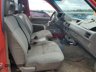 1995 Isuzu Pickup S z VIN JAACL11LXS7202252, wystawiony jako Copart lot #70393254 z przebiegiem 290 933 mil mil oraz Szkody całkowita. Historia ofert i sprzedaży dostępna na DreamBid. Obrazek 10.
