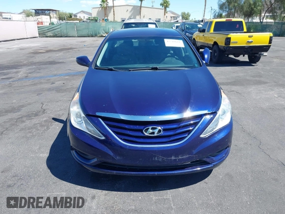 2013 Hyundai Sonata GLS z VIN 5NPEB4AC7DH566018, wystawiony jako IAAI lot #42249681 z przebiegiem 100 998 mil mil oraz . Historia ofert i sprzedaży dostępna na DreamBid. Obrazek 6.